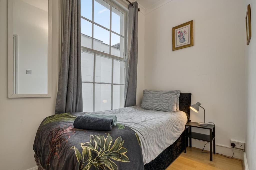 Cosy 2Br Retreat Near Paddington Station Apartment London Bagian luar foto