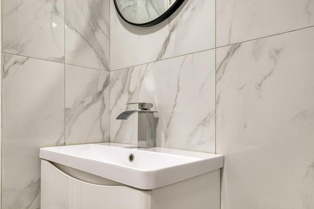 Cosy 2Br Retreat Near Paddington Station Apartment London Bagian luar foto