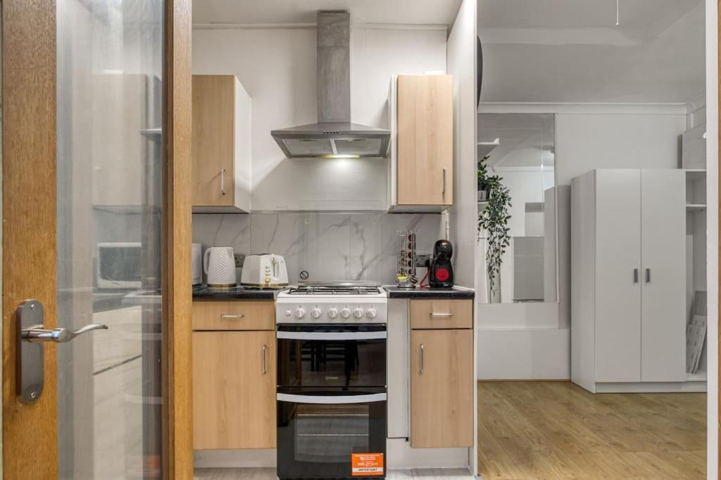 Cosy 2Br Retreat Near Paddington Station Apartment London Bagian luar foto